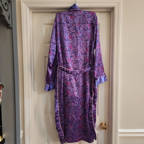Vintage Fernando Sanchez Robe - Picture 7 of 12